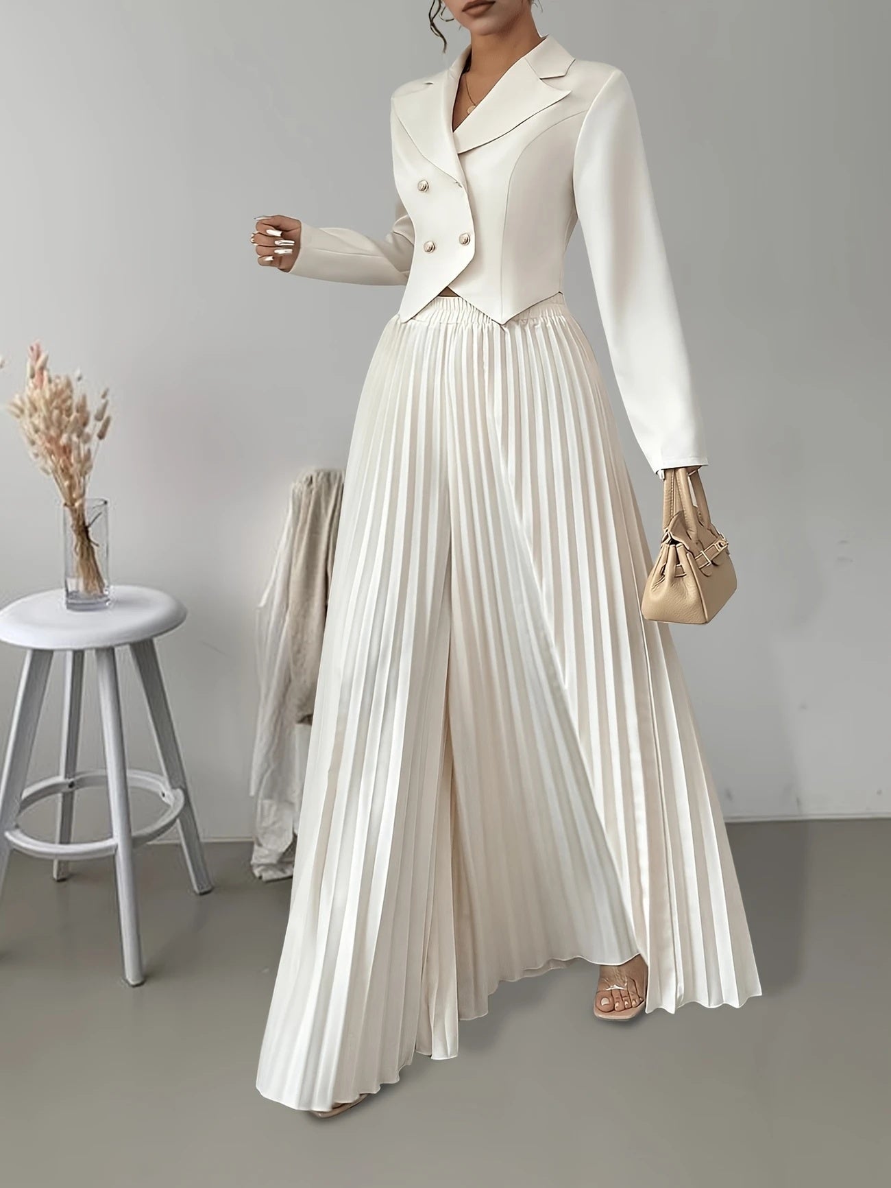Top Set Long Sleeved Pleated Skirt